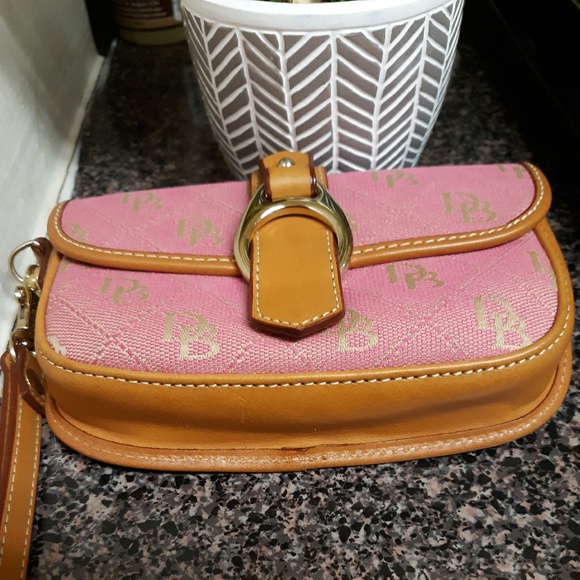 Dooney and Bourke Wristlet - Picture 3 of 8